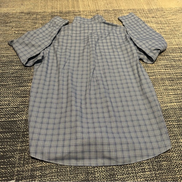 LL Bean Wrinkle Resistant Button Down  size XL - Picture 2 of 7